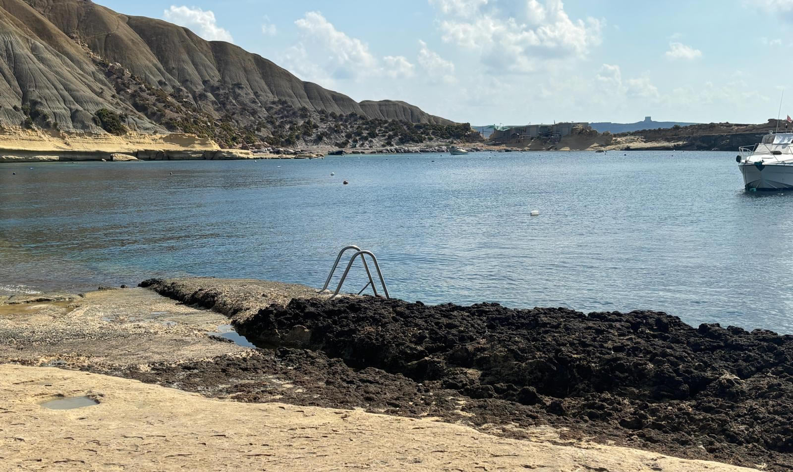 Xatt l-Aħmar E1 shore dive entry point