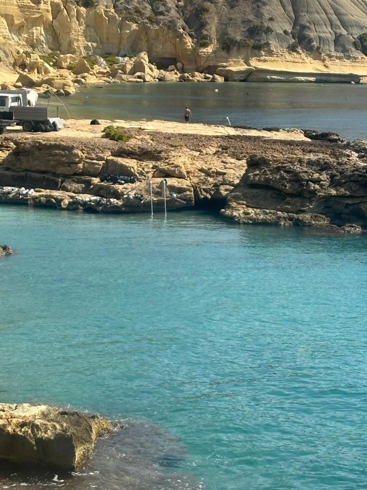 Xatt l-Aħmar E2 shore dive entry point